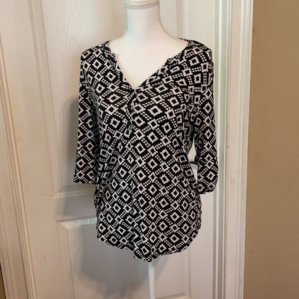 Black and white patterned shirt